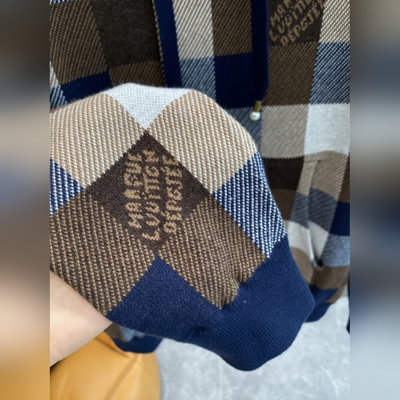 LV Men's Hooded Sweater - Picture 6 of 8